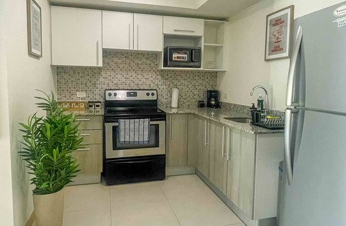 Heredia House | Luxury NEW Apt -24/7 sec- 10 min from SJO Airport