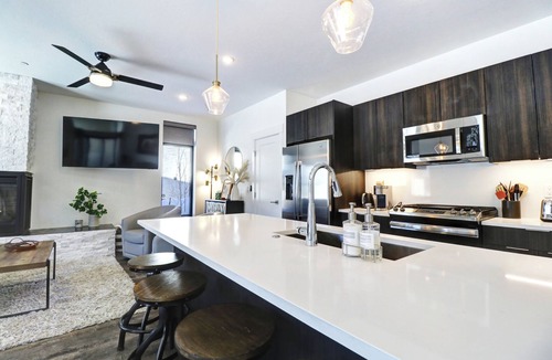 Willow Grove Condo | Luxury New Build River West 611