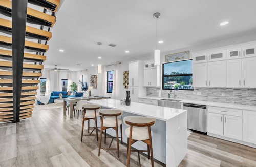 Pinellas Park House | Luxury new construction town house, with roof top vibes, hot tub and pool