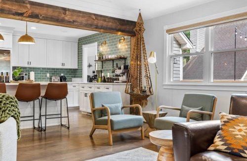Trailwood House | Luxury Oasis - Airport, Downtown, Opry, Lake