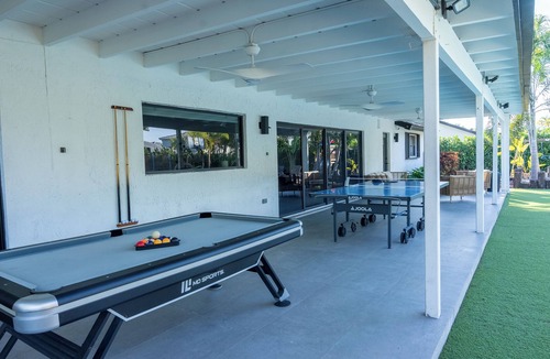 Richmond West House | Luxury Oasis Pool, Pickleball & BBQ/10 min Zoo