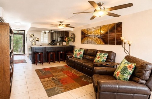 Maalaea Condo | Luxury Ocean Front Condo Free Wi-Fi. Legal Rental