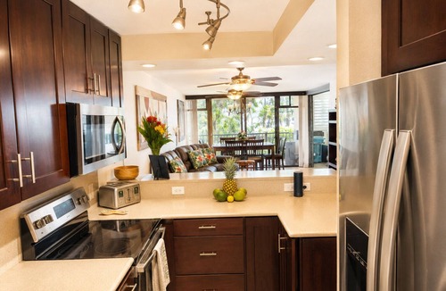 Maalaea Condo | Luxury Ocean Front Condo Free Wi-Fi. Legal Rental