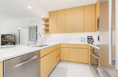 Ala Moana Condo | Luxury Ocean View High-Rise Condo at Sky Ala Moana w/Amazing Amenities