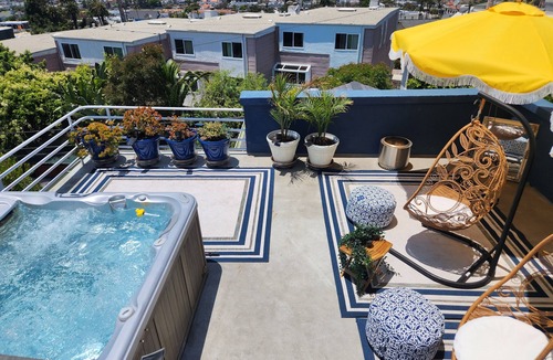 Hermosa Beach House | Luxury Ocean View Townhouse with Rooftop Deck & Jacuzzi