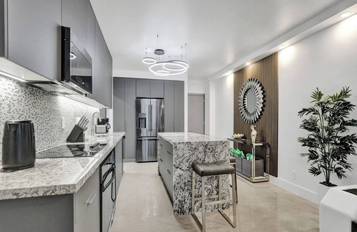 Hollywood South Central Beach Apartment | Luxury Oceanfront 2/1.5 Bdr ON THE BEACH 3 FLOOR