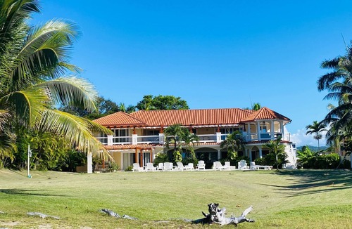 Playa Chiquita Villa | Luxury oceanfront 7 bedrooms villa playa chiquita/Sosua