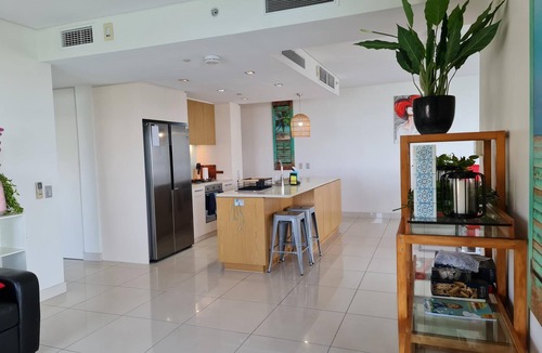 Darwin City Centre Apartment | Luxury Oceanfront Escape. Stay where the city meets the sea. 2.5 BR, 2 BTH