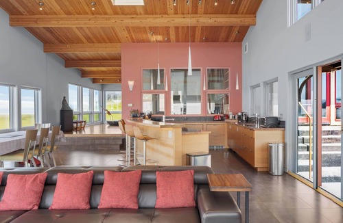 Gualala House | Luxury oceanfront home with 270-degree views, hot tub & 2 fireplaces