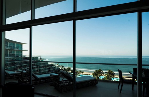 Flamingos Apartment | Luxury Oceanfront Penthouse, 6 Bedrooms, Beach Club