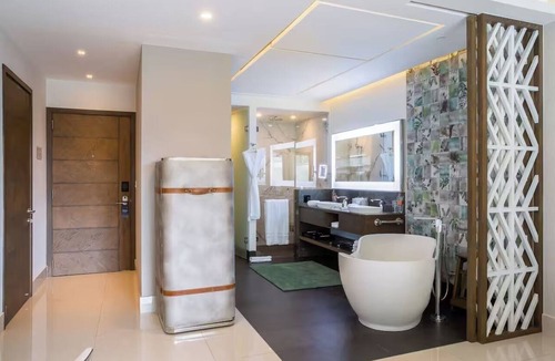 Playa Mujeres Hotel | Luxury Oceanfront Studio King Bed/Garza Blanca Cancun/Optional All-Inclusive