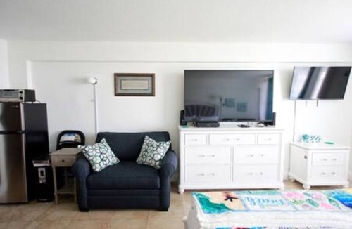 East Daytona Apartment | Luxury Oceanfront Getaway w/Balcony- Pool Is Open