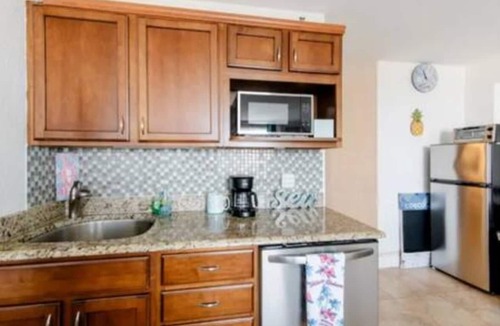 East Daytona Apartment | Luxury Oceanfront Getaway w/Balcony- Pool Is Open