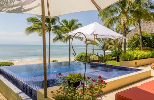 La Cruz de Huanacaxtle Villa | Luxury Oceanfront Villa in Punta Esmeralda with Gorgeous View!