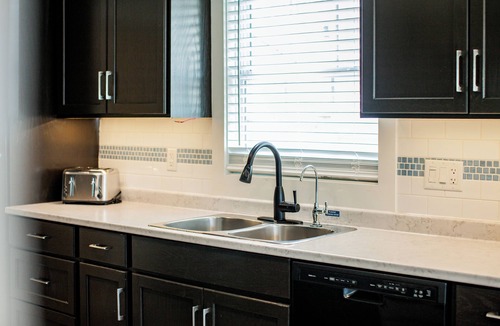 Boutiliers Point Cottage | Luxury Oceanview Retreat | Private Hot Tub | Shared Sauna | Near Halifax