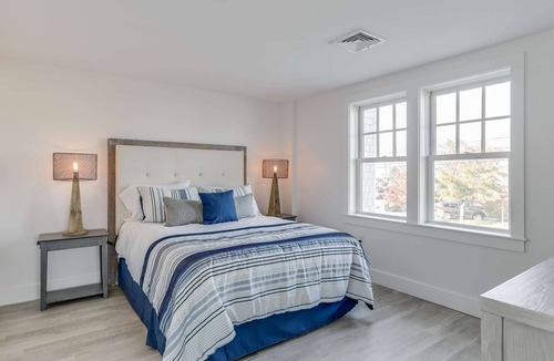 Plymouth Cultural District Apartment | Luxury One Bedroom Condo (650S.F.)