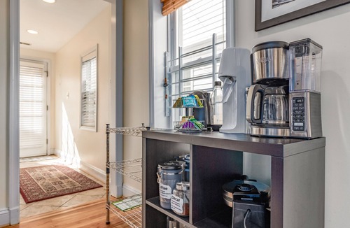 Canton House | Luxury Parkfront Haven with Hot Tub - Beloved by Families & their Dogs