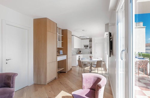 Gambetta Apartment | Luxury Penthouse 2BDR/2BATH Terrace 3min Walk Beach/Promenade