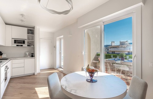 Gambetta Apartment | Luxury Penthouse 2BDR/2BATH Terrace 3min Walk Beach/Promenade