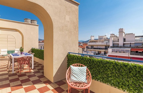 Gambetta Apartment | Luxury Penthouse 2BDR/2BATH Terrace 3min Walk Beach/Promenade