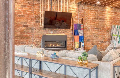 Yankton Apartment | Luxury Penthouse located in the heart of Yankton.
