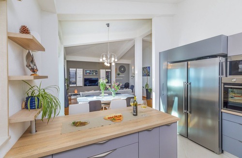 Mimice Apartment | Luxury Penthouse, Sea View Terrace 100m2, Jacuzzi, BBQ, 8 Guests, Private floor
