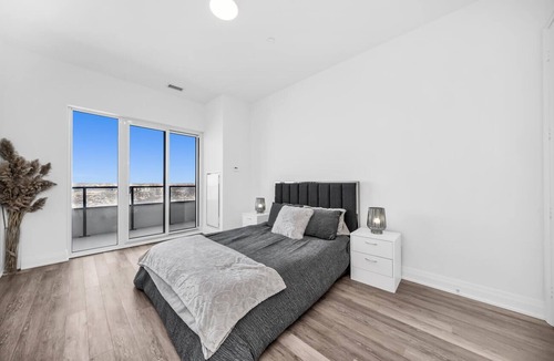 Humber Bay Condo | Luxury Penthouse Suite