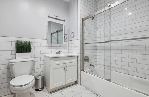 Southeast Yonkers Apartment | Luxury Penthouse Suite NYC! Parking+Gym+GameRoom!