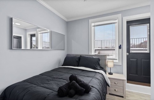 Kingman Park Hotel | Luxury Penthouse Unit+ Rooftop+ Private Parking+3BD