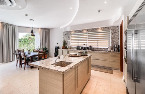 Jaco Condo | Luxury pool-front condo with private hot tub, balcony, fast WiFi - snowbirds OK