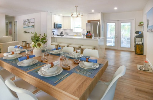 Arlington Park Villa | Luxury Pool & Game Retreat Close to Beaches