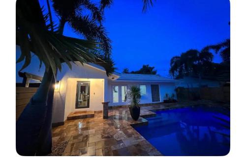 Palm Aire Village East House | Luxury Pool Villa in Fort Lauderdale Sleeps 7