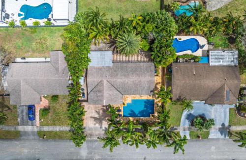 Palm Aire Village East House | Luxury Pool Villa in Fort Lauderdale Sleeps 7