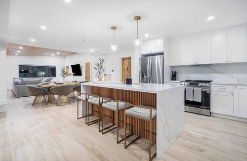 West Little Havana House | Luxury Poolside Oasis Backyard Lounge & Grill