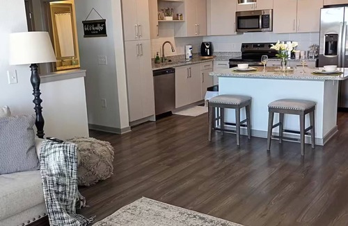 Madison Condo | Luxury Prime location, Airport, Toyota, Arsenal