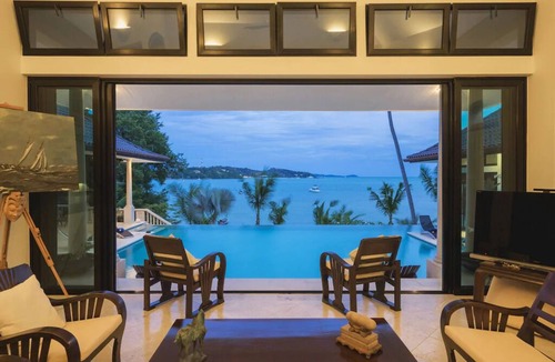 Wichit Villa | Luxury Private Beachfront Haileng Villa