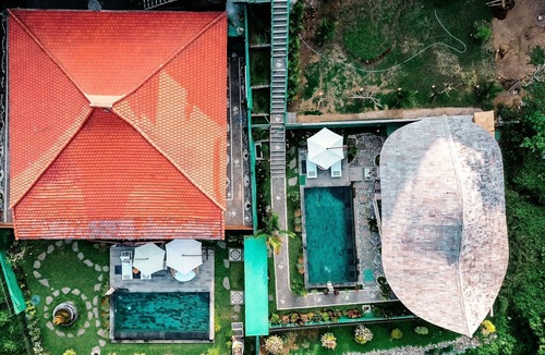 Celuk Villa | Luxury private fully serviced Villas Bali. Private pool and intimate hilltop bar