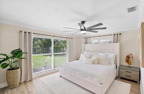 Margate House | Luxury Private Pool Home in South Florida Near Miami and Fort Lauderdale Beaches