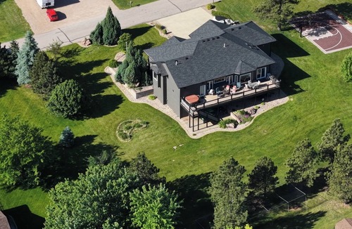 Summerset House | Luxury, Private,Relaxation with beautiful quiet area in the heart of the hills