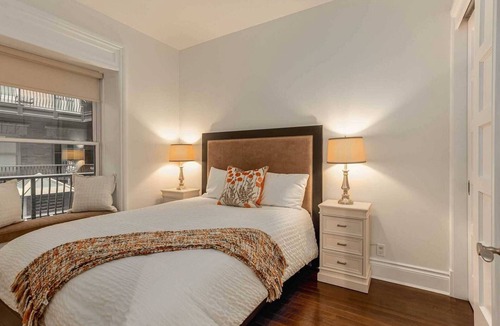 St. Lawrence Apartment | Luxury Private Residence in Historic Toronto Building. Full Service Available
