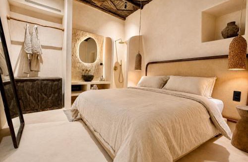 Zaouia Sidi Rhalem House | Luxury Private Riad with Rooftop Pool La Clique Magique