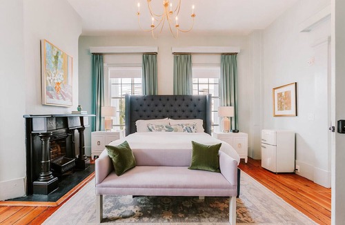 Athens Hotel | Luxury Private Suite in Boutique Historic Inn The Athenian- Downtown Location