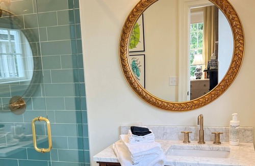 Athens Hotel | Luxury Private Suite in Boutique Historic Inn The Athenian- Downtown Location