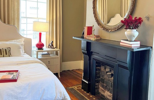 Athens Hotel | Luxury Private Suite in Boutique Historic Inn The Athenian- Downtown Location