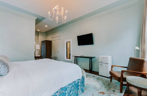 Athens Hotel | Luxury Private Suite in Boutique Historic Inn, The Athenian- Downtown Location
