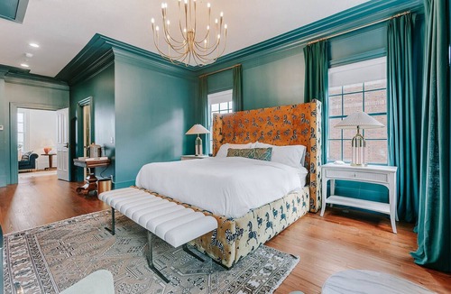 Athens Hotel | Luxury Private Suite in Boutique Historic Inn The Athenian- Downtown Location