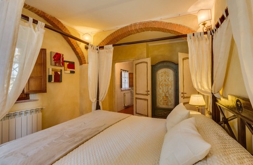 San Gimignano Villa | Luxury Private Villa San Gimignano, 6 Ensuite rooms, Swimming Pool , Sauna.