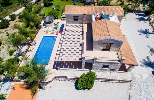 Simou Villa | Luxury Private Villa with heated Pool & Large Garden – Between Paphos & Polis