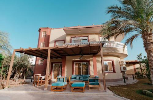 Al Ahyaa Villa | Luxury private villa with pool