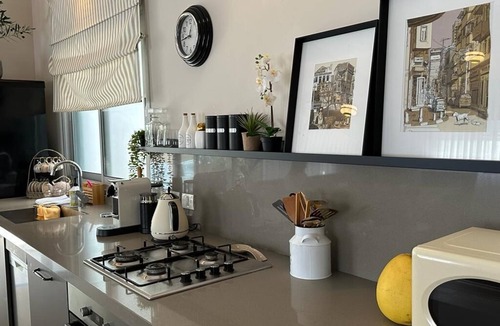 Tel Aviv Apartment | Luxury quiet studio in the heart of Dizengoff & large private backyard